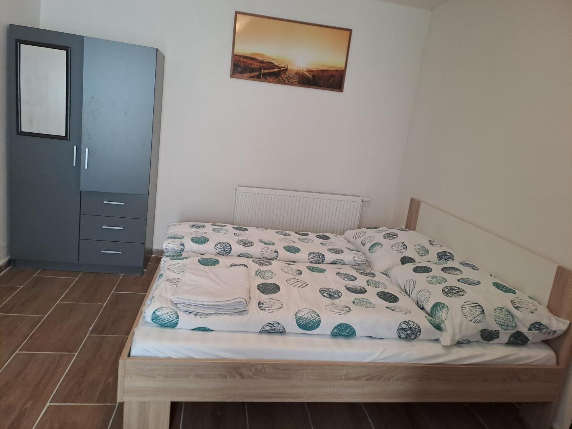 Apartmán Nha Nghi Cho Cap Doi Va Gia Dinh Praha Exteriér fotografie